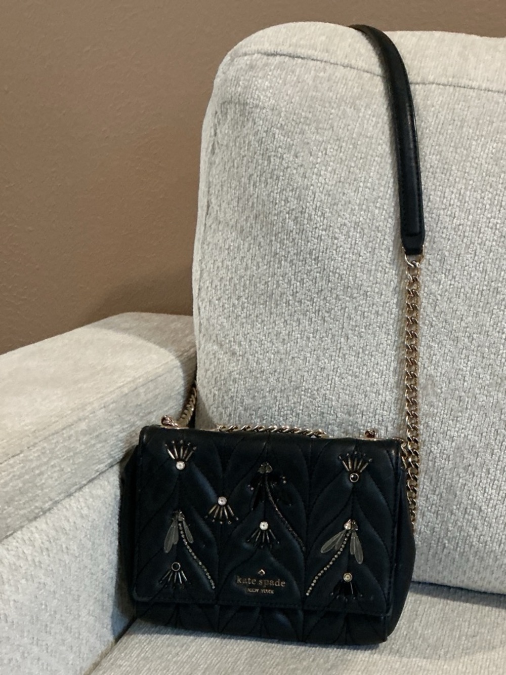 kate spade Briar Lane Quilted Dragonfly Mini Emelyn Crossbody with Gold chain.